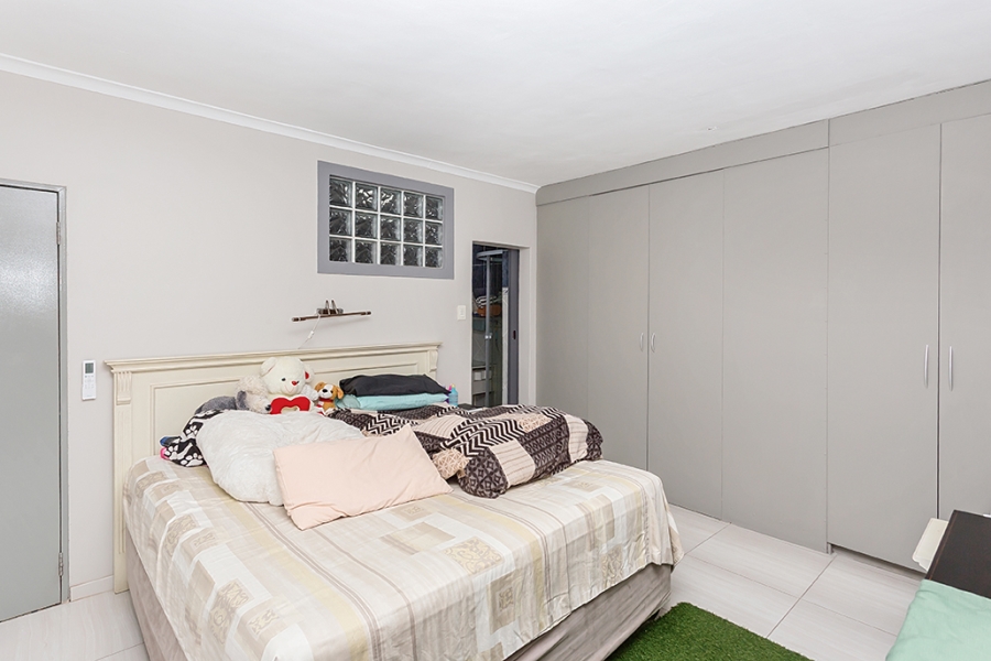 8 Bedroom Property for Sale in Melkbosstrand Central Western Cape